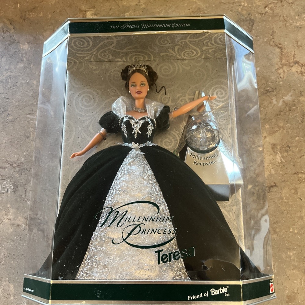 Millenium Princess Teresa 2000 Barbie Doll Happy Holidays Special Edition